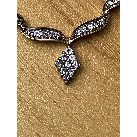 Vintage Silver Tone Lavender Rhinestone V-Shape Pendant Snake Chain Necklace 17" - Picture 4 of 4